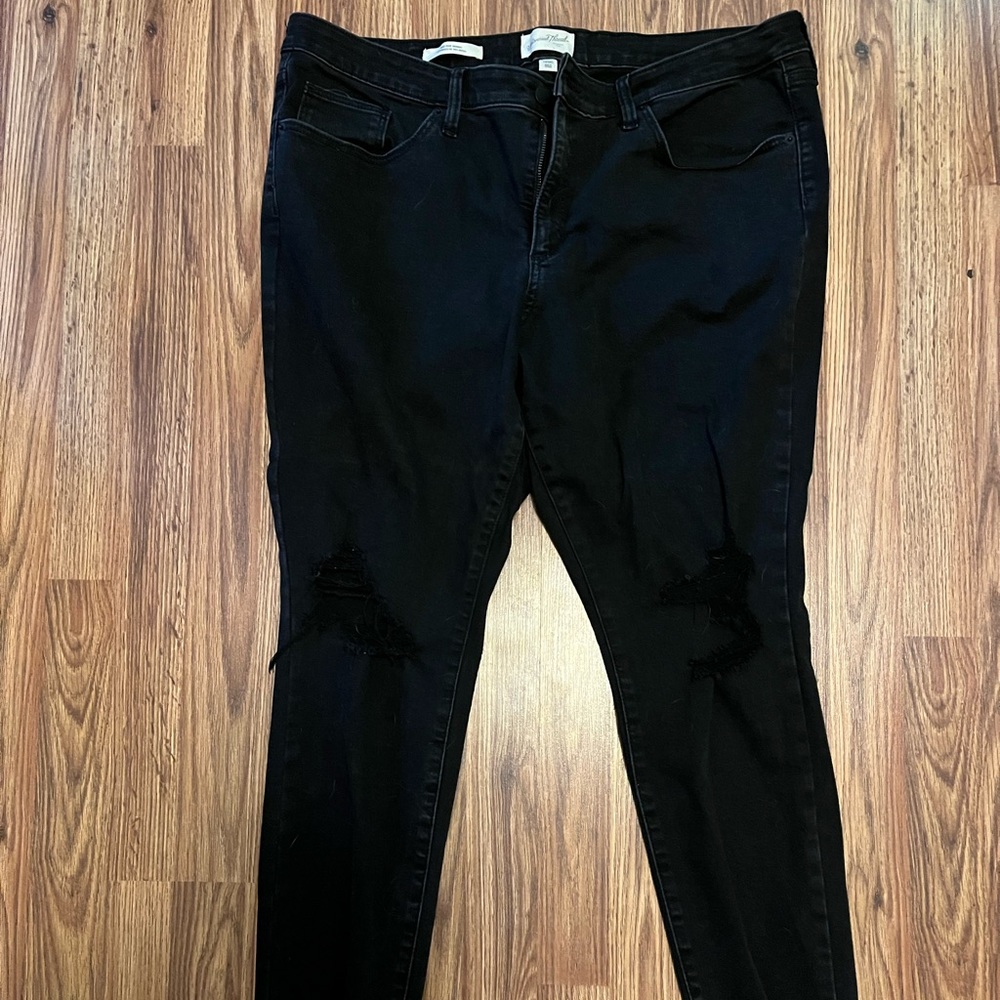 Universal Thread Mid-rise Black Ripped skinny Jeans, Size 18